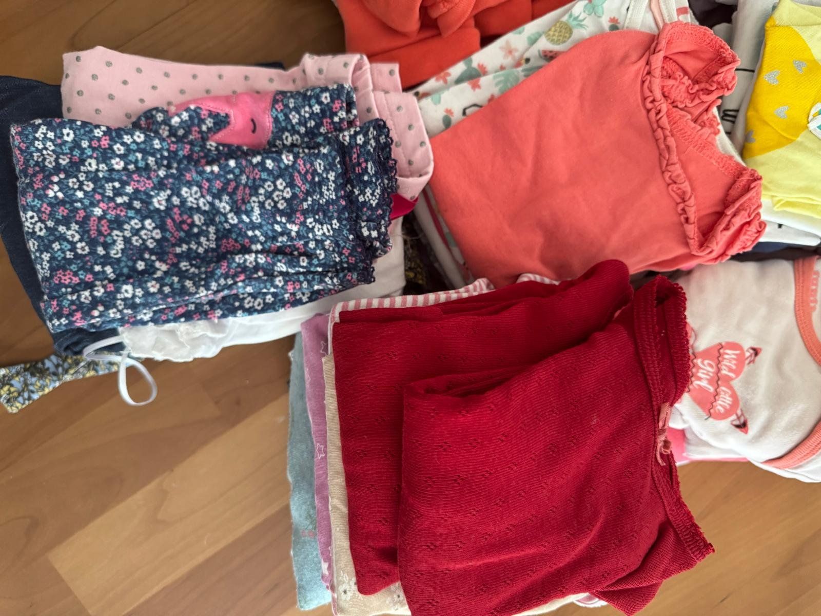 Lotti & Set di vestiti: Kleiderpaket Mädchen Grösse 80 – Usato da Hinwil venduto da Bbudget 2