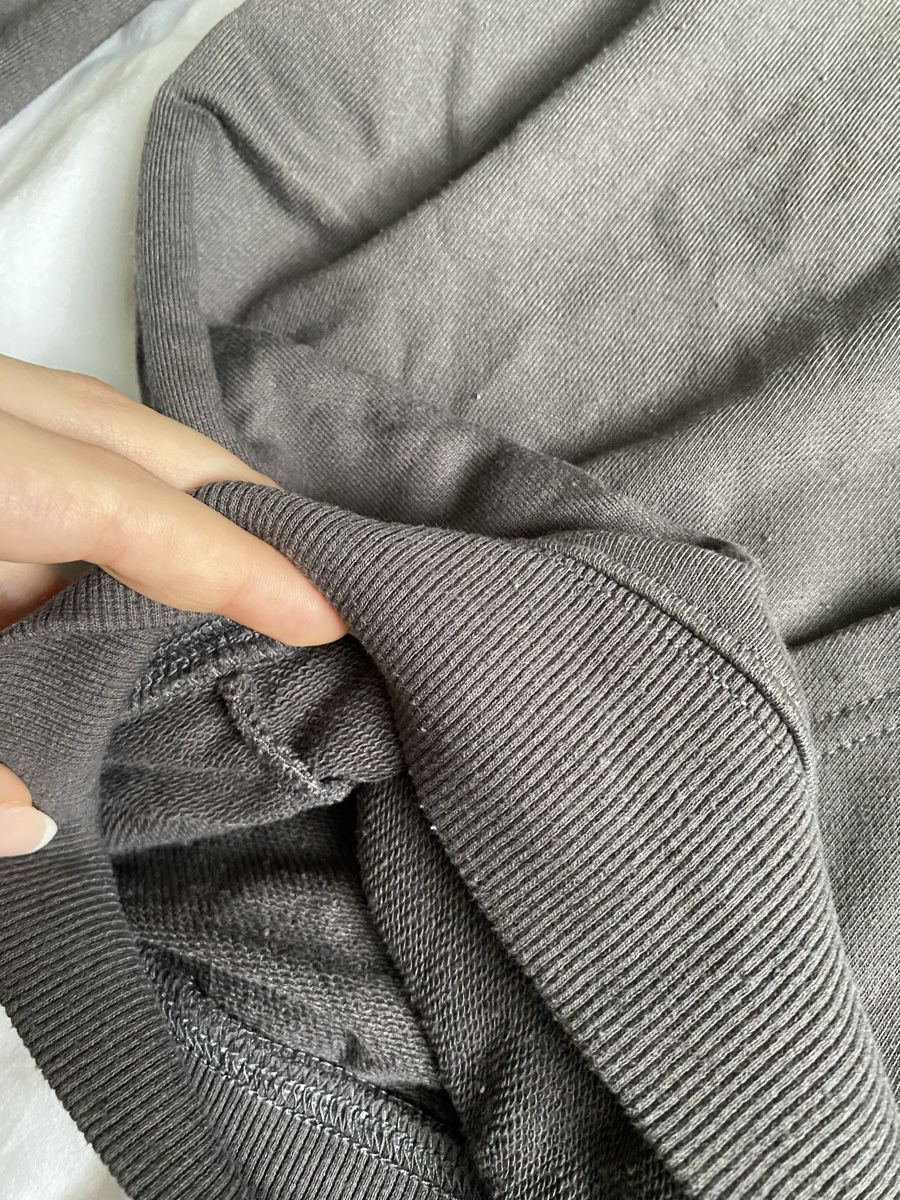 Shein Maglioni & Felpe: Grauer Shein Kapuzenpullover mit Aufdruck – Usato da Bülach venduto da reaos 1