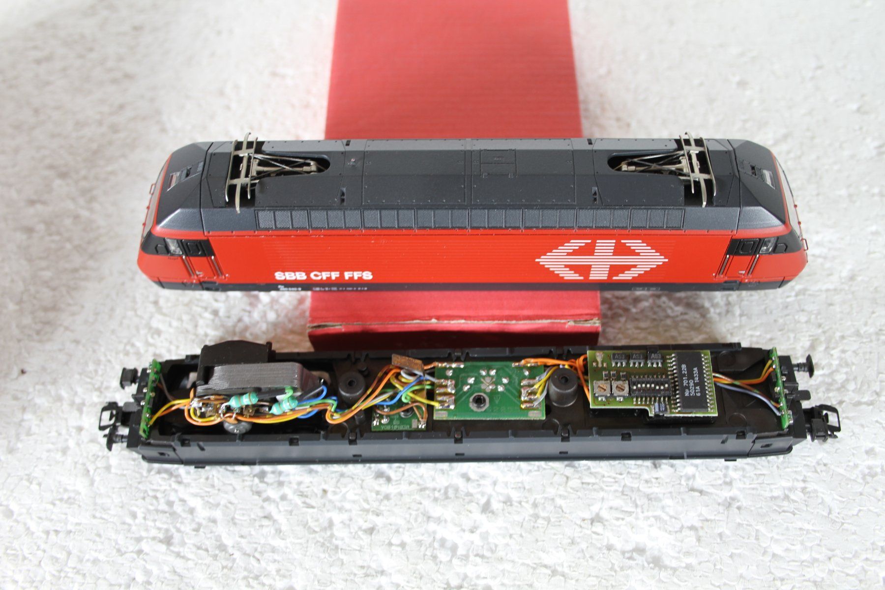 Märklin Modelleisenbahnen: Märklin 29859 SBB Re 460 Napf – Gebraucht aus Triesen von gleis8 8