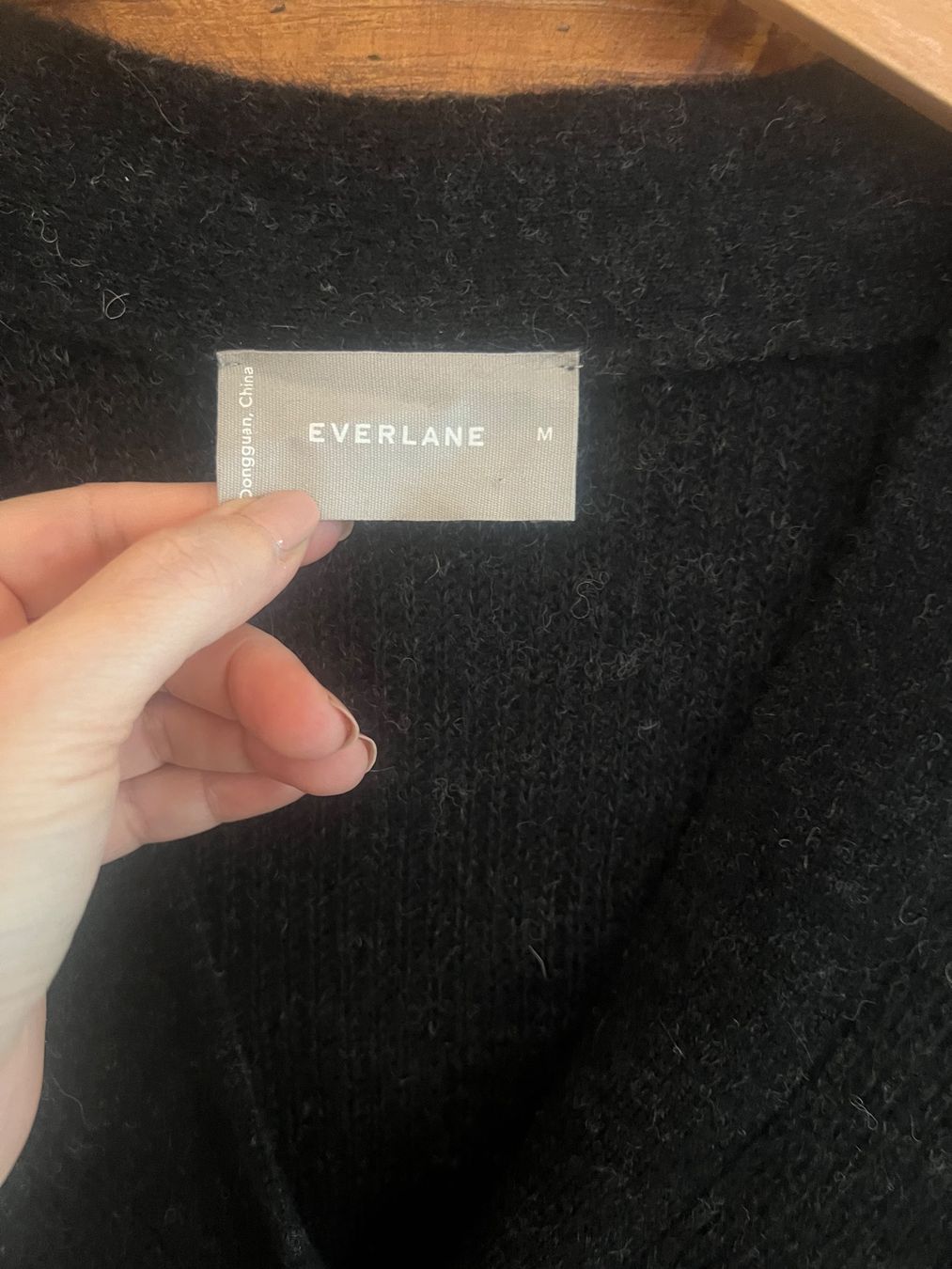 Everlane Giacche: Everlane Cardigan dunkelgrau M – Usato da Siebnen venduto da Tiguli 2