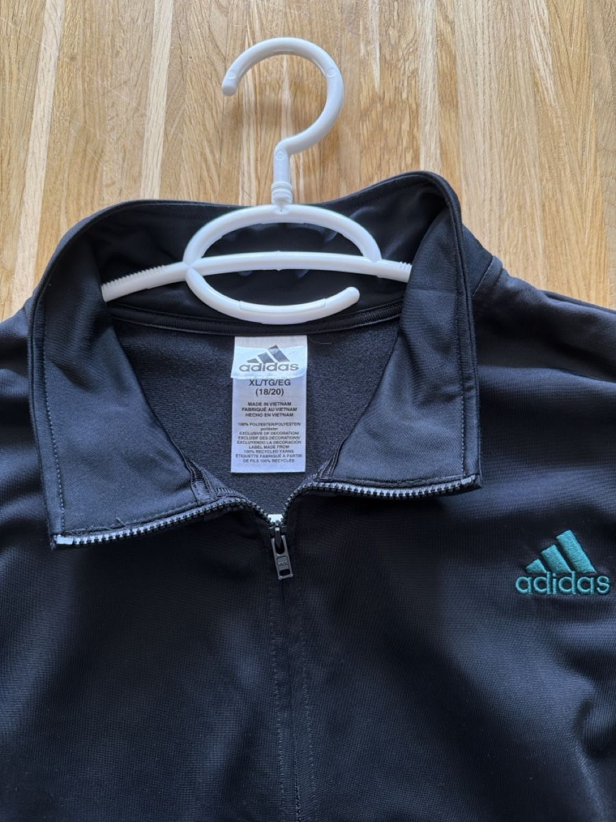 Adidas Giacche & Cappotti: Adidas Jacke schwarz  – Usato da Zürich venduto da ros_jy6w 1