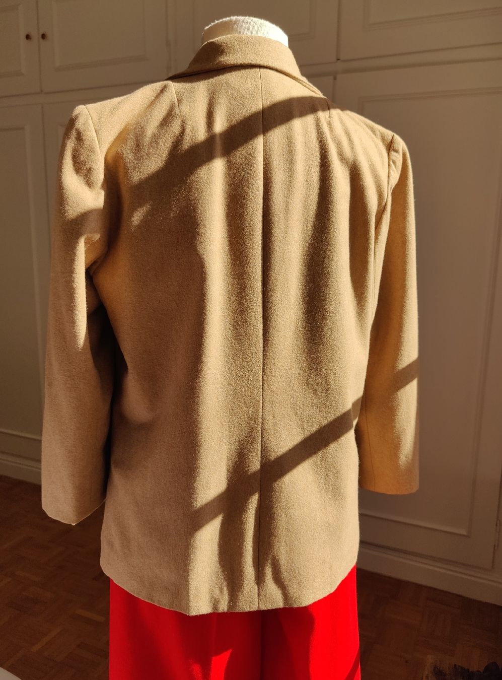Giacche: Vintage Camel Wool Classic Blazer – Usato da La Tour-de-Peilz venduto da dAutrefois 4