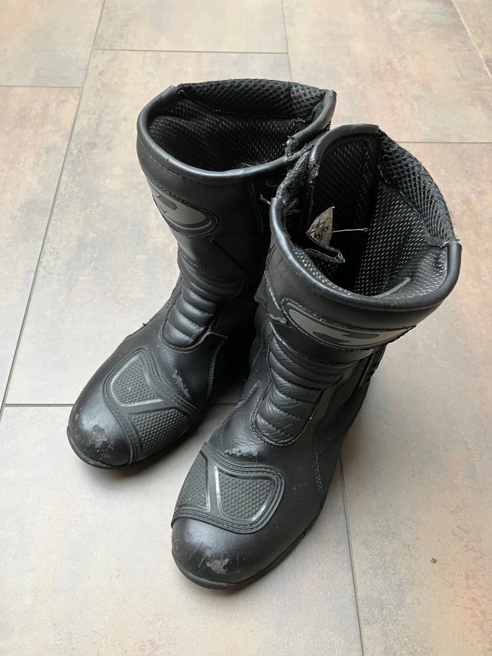 Scarpe da uomo: Motorradstiefel von Held Gr.39 – Usato da Boltigen venduto da emolaki