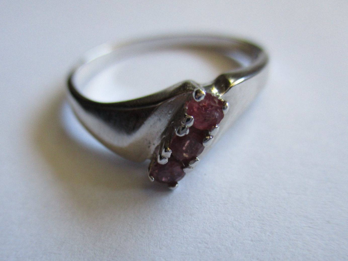 Bagues: Bague argent 800 avec pierres roses – D'occasion à La Sarraz par vic_v6kz