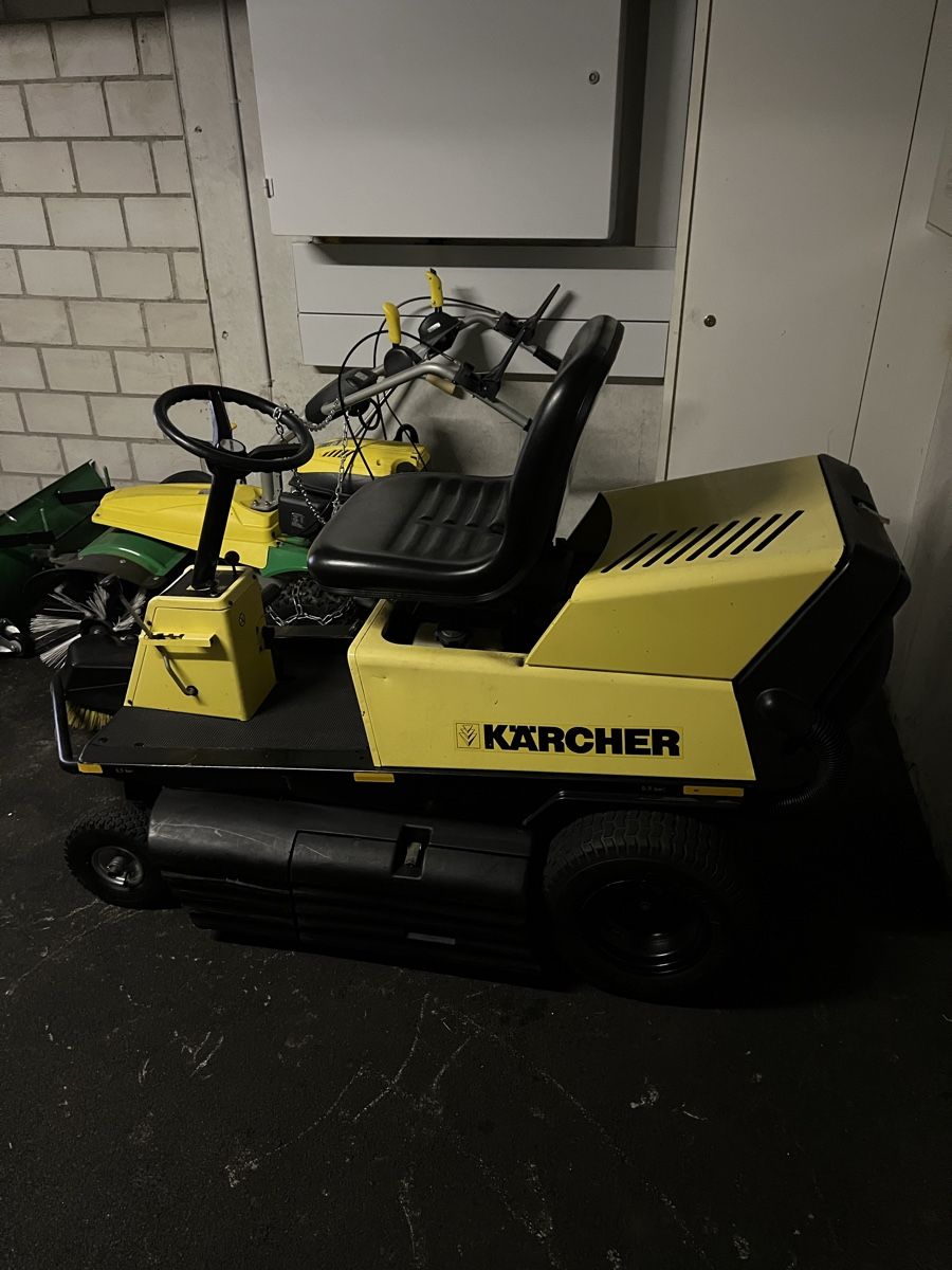 Kärcher Tutte le macchine: Kärcher Putzmaschine – Usato da Rüti ZH venduto da romano26