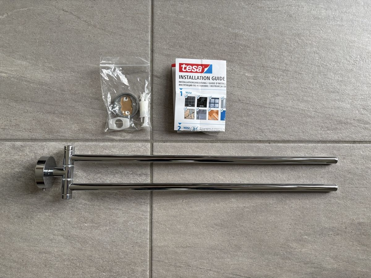 Tesa Handtuchhalter: Handtuchhalter Marke Tesa – Gebraucht aus Besenbüren von Marvelboy