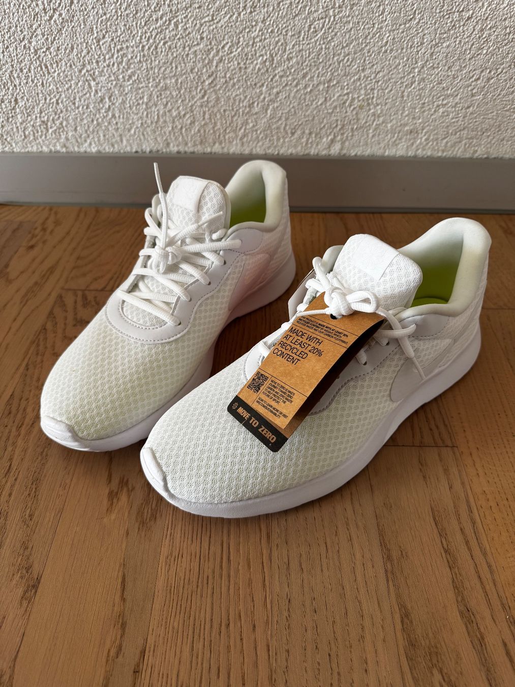 Nike Scarpe da uomo: Nike Tanjun Fliese Sneaker in Weiss – Nuovo (secondo la descrizione) da Gerlafingen venduto da Aebu85 1