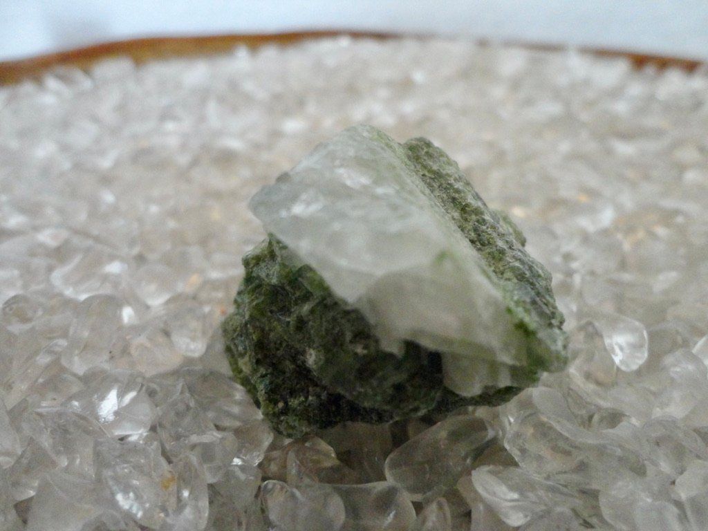 Minerali & Pietre curative: Diopsid roh – Nuovo (secondo la descrizione) da Biberist venduto da Steine 1