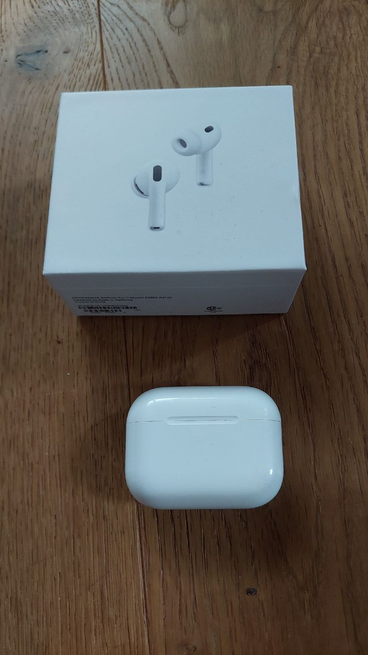 Apple Kopfhörer: In-ear Kopfhörer und Box – Defekt aus Bonaduz von namay2009