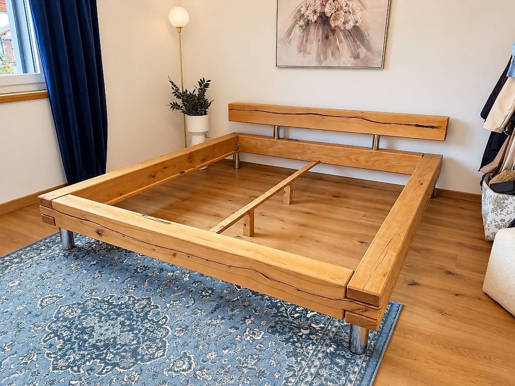 Lits: Massives Eichenbett 180 × 200 cm – D'occasion à Scharnachtal par fal_9mtw 1
