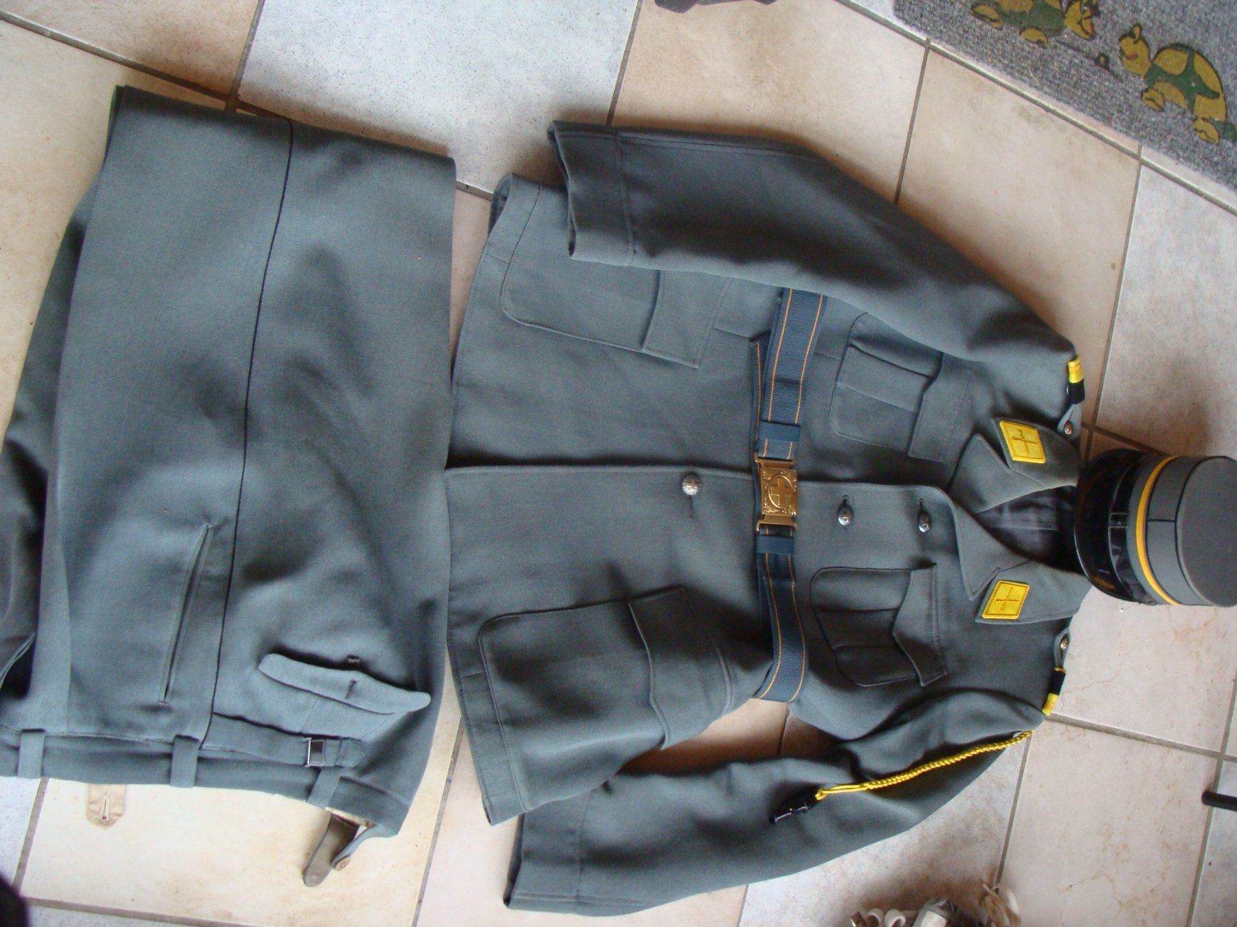 Schweizer Armee Uniformen: Complet de major cycliste. – Gebraucht aus Cuarny von hen_g7hn