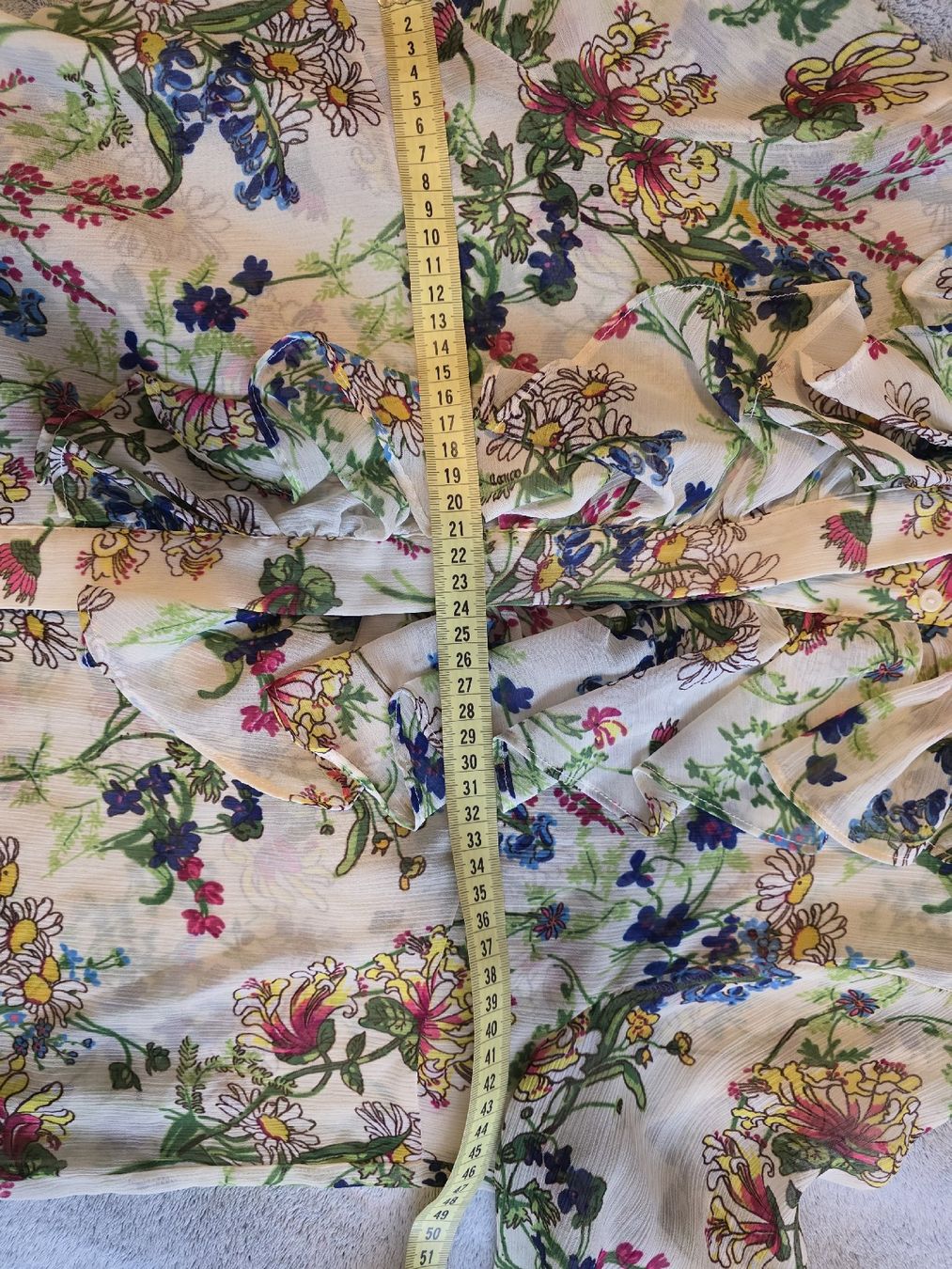 H&M Camicette: H&M Bluse mit Blueme-Muster, Gr. 36 – Usato da St Gallen venduto da vir_5kgt 3