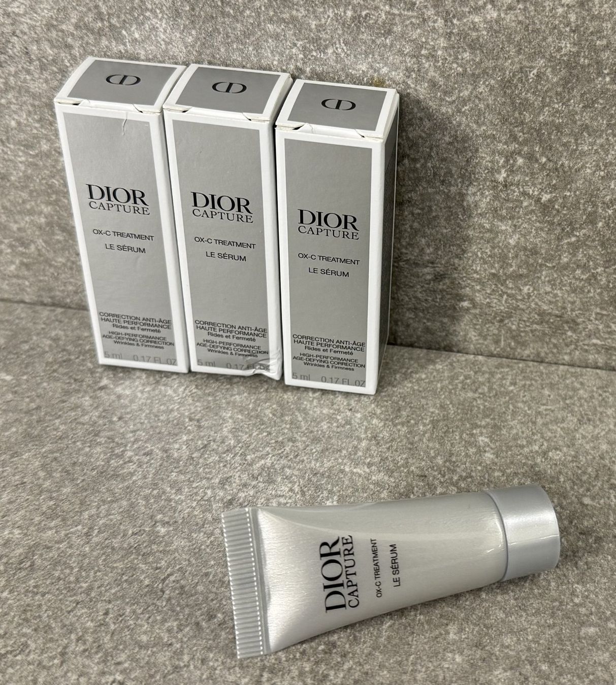 Dior Cura del viso: DIOR CAPTURE LE SÉRUM: 3 x 5ml = Total: 15ml ... – Nuovo e nell'imballaggio originale da Chur venduto da Lotti12 2