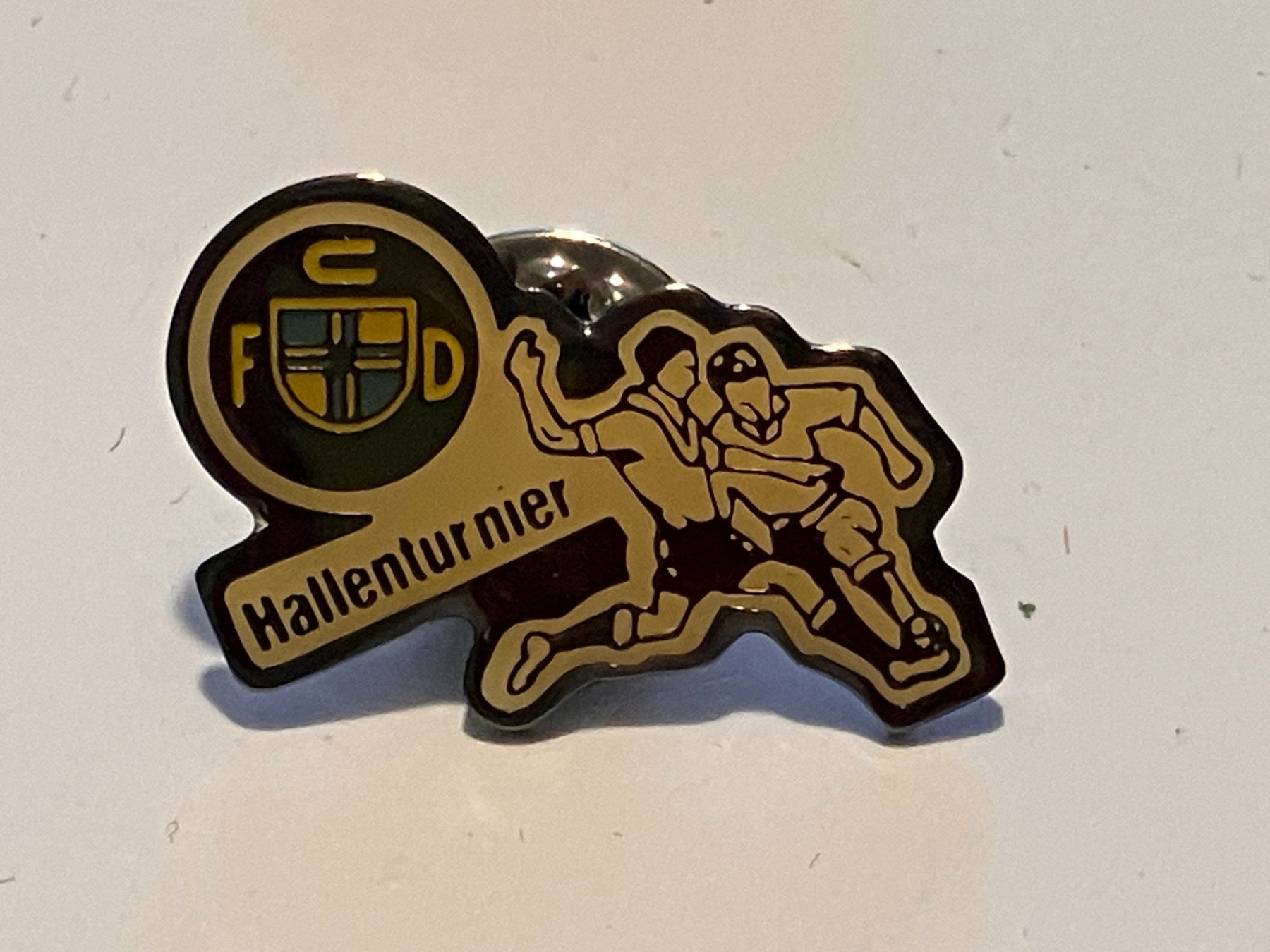 Placchette & Badge: 1 Pin FC D Hallenturnier – Usato da Basel venduto da djwwpp