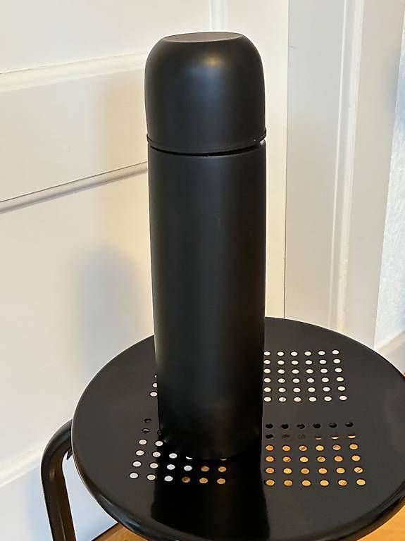 Contenitori & Simili: NEU: Isolierflasche mit Becher, 1 l, schwarz matt – Nuovo e nell'imballaggio originale da Zürich venduto da April4all