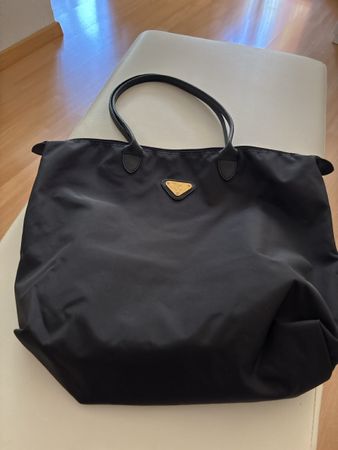 Shopper Tasche schwarz mit Goldemblem guter Zustand