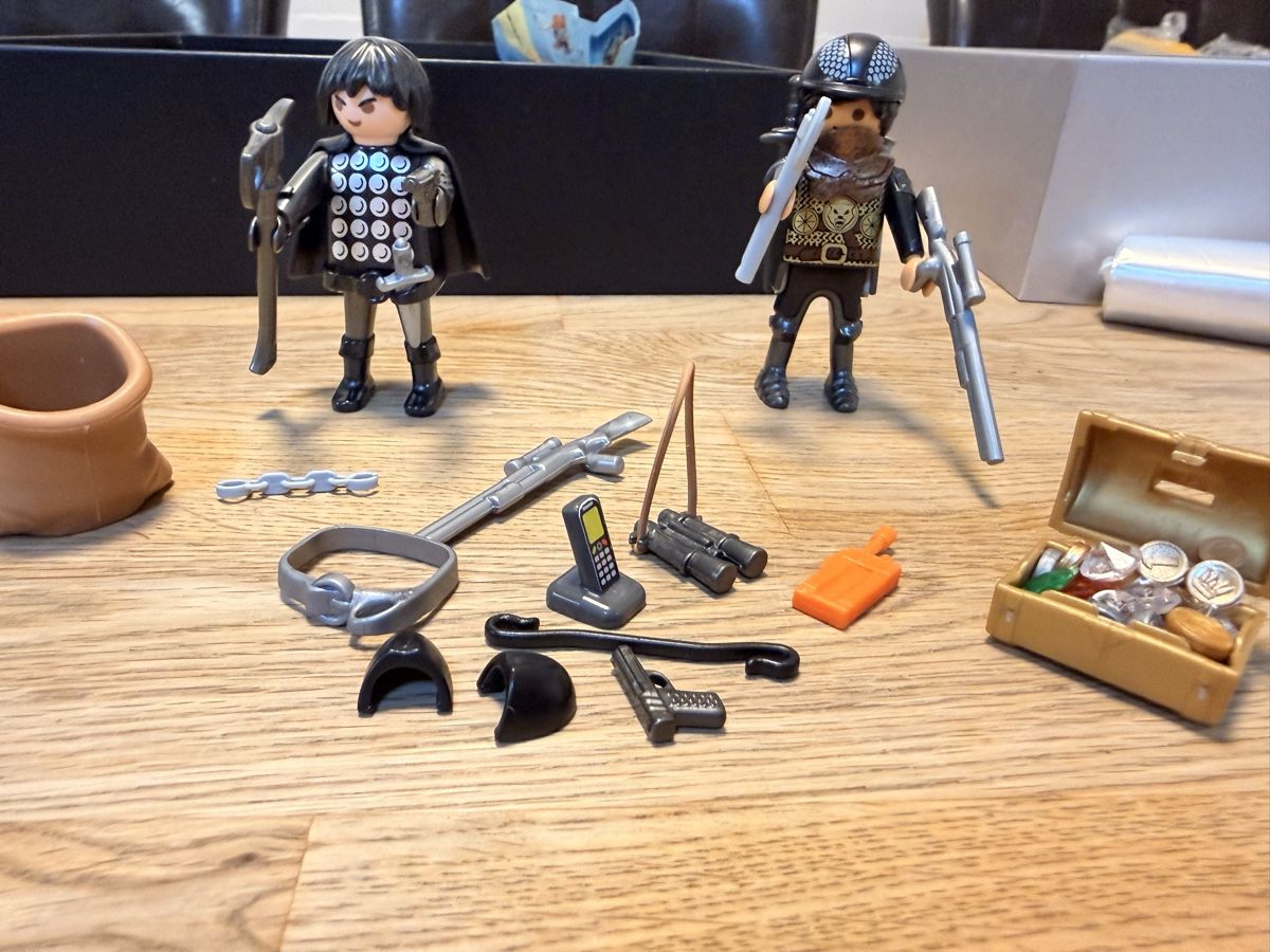 Playmobil Spielzeuge: Playmobil Ganoven – Gebraucht aus Zürich von amicitia_77 1