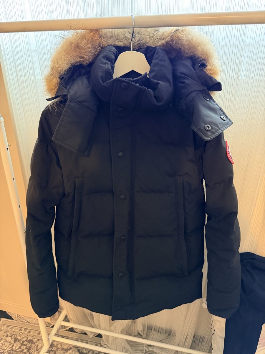 Canada Goose Giacche: Canada Goose Winterjacke Gr. M – Usato da Schönenwerd venduto da lck_l2cj