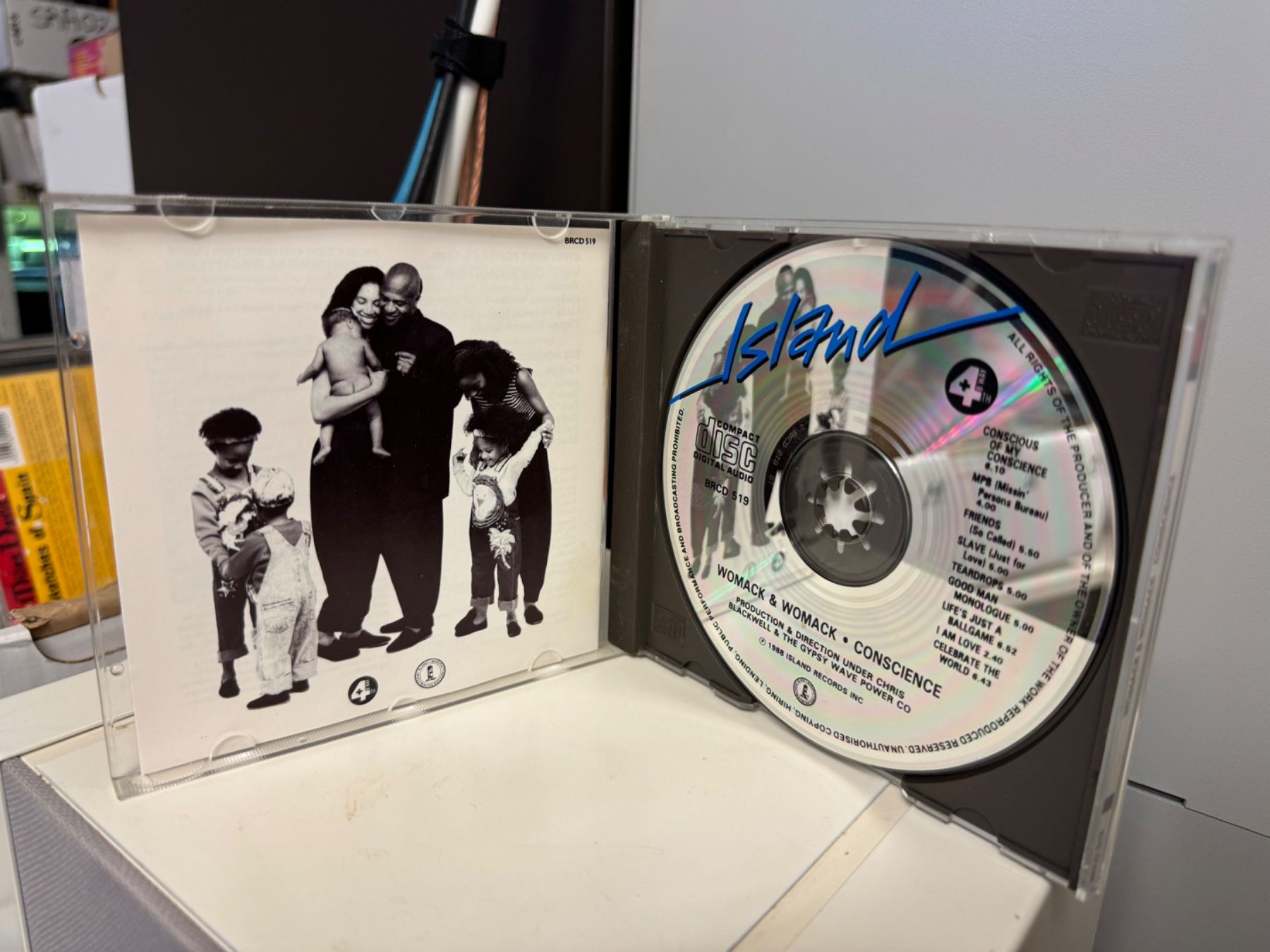 CD: Womack & Womack - Conscience - HA11K – Usato da Küsnacht ZH venduto da Jazztilldawn 2
