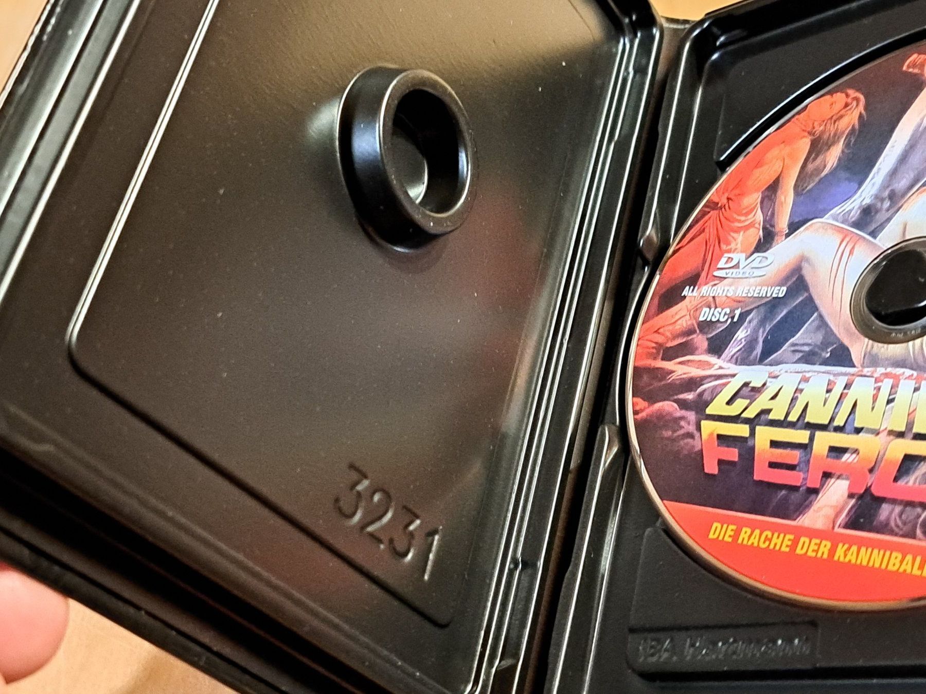 Alle DVDs: DVD CANNIBAL FEROX, Full Uncut Edition – Neu (gemäss Beschreibung) aus Unterseen von Kanica 8