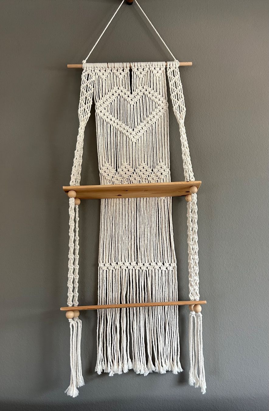 Alle Dekorationen: Boho Makramee Wandbehang mit 2 Holztablare – Gebraucht aus Luzern von readyforlife