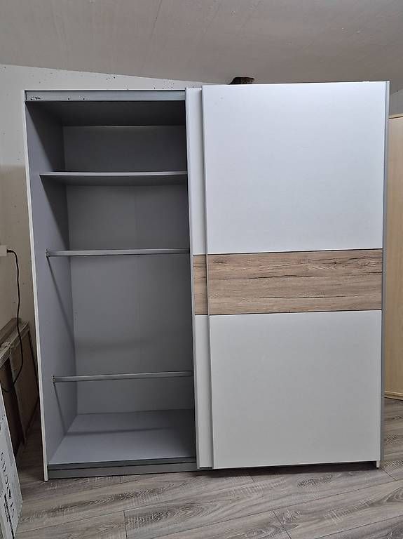 Armadi: Schiebetür-Kleiderschrank – Usato da Kreuzlingen venduto da and_faeh 1