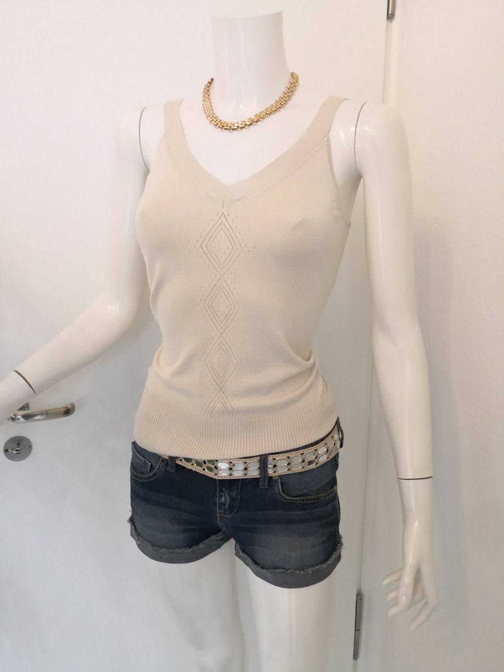 Mango Top: 🤩MANGO STRICK-TOP BEIGE MIT STRICK-MUSTER & V-SCHNITT – Nuovo (secondo la descrizione) da Olten venduto da Naja-Twins-Twins 6