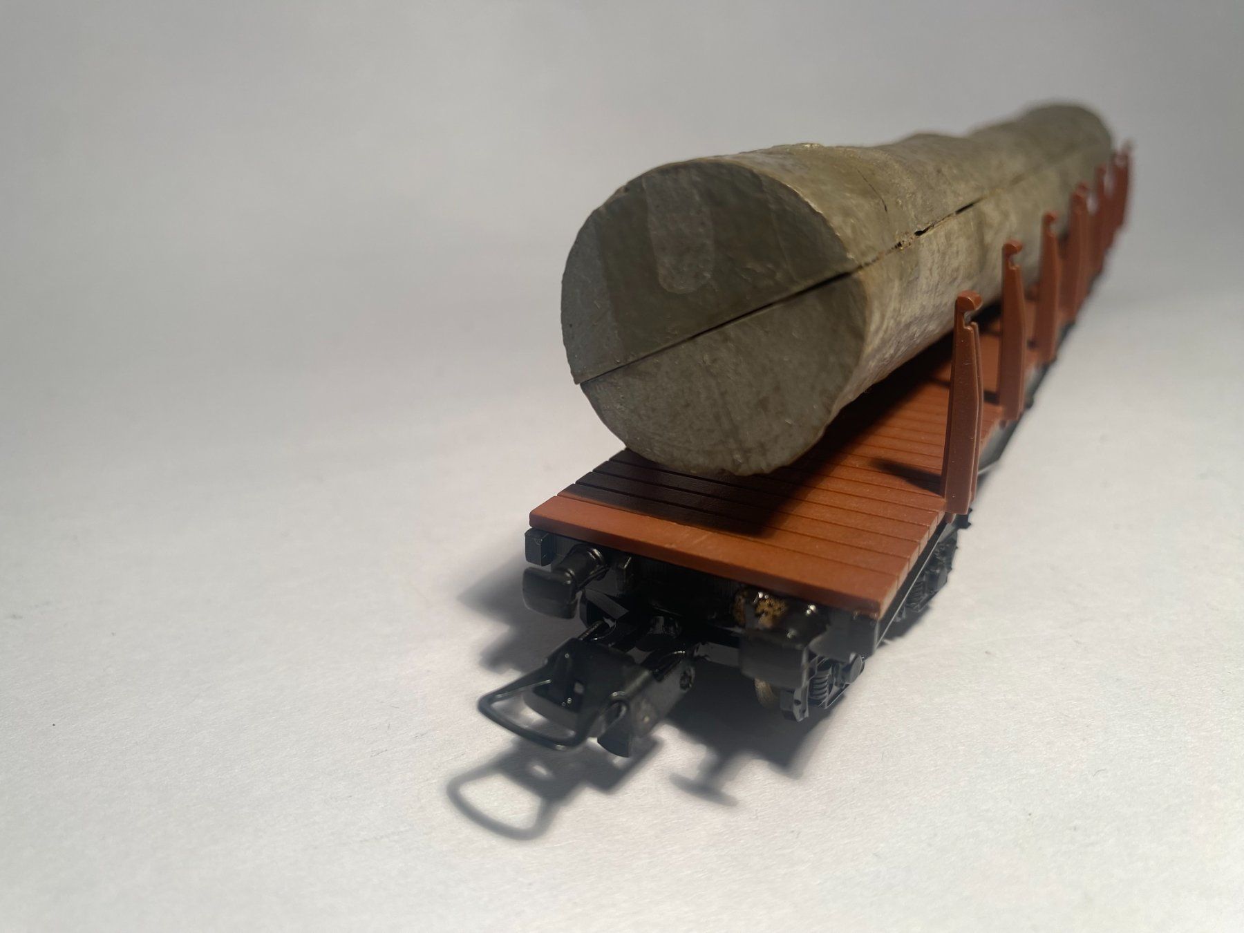Lima Modellini di ferrovie: LIMA Rungen - Güterwagen mit Baumstamm, DC Achsen – Usato da Buchrain venduto da Modellbahn11 3