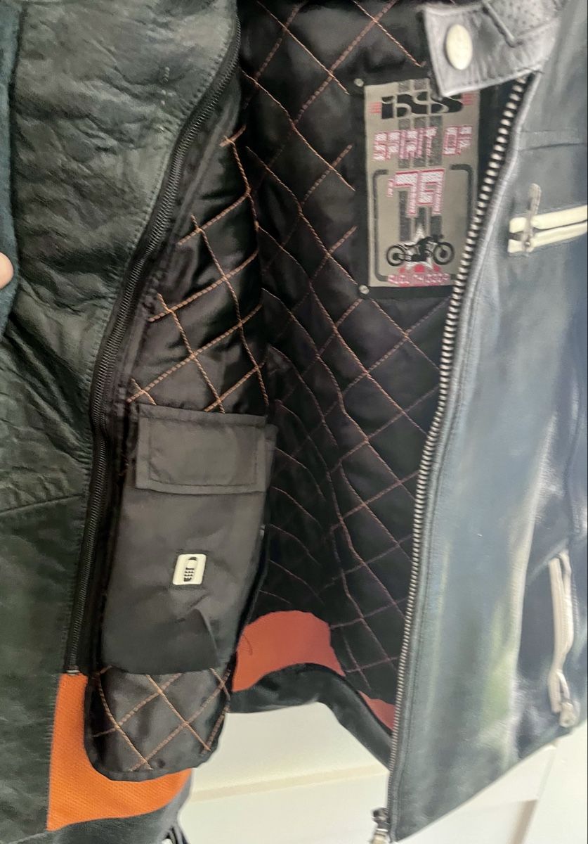 IXS Vestes: Leder Motorradjacke, neuwertig – D'occasion à Ebnat-Kappel par Privat1935 4