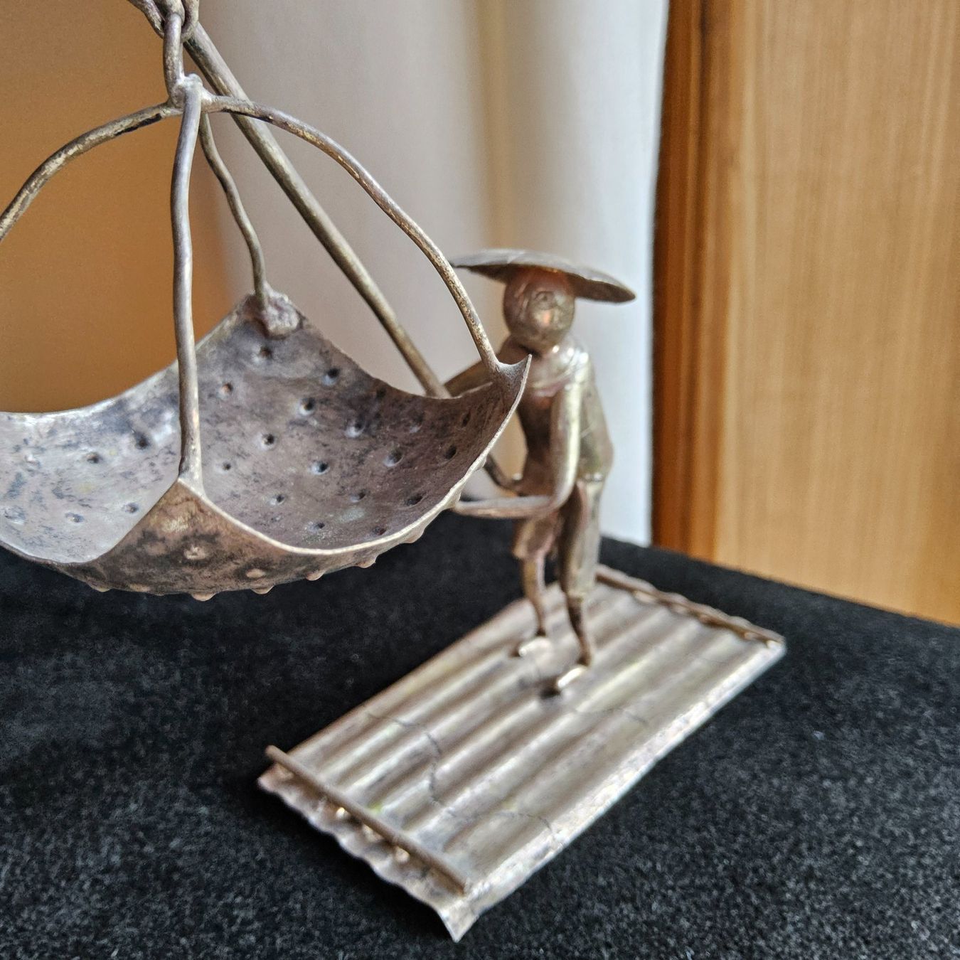 Statuette: Blechfigur Fischer auf Floss, China, Handmade – Usato da Zürich venduto da helsan 4