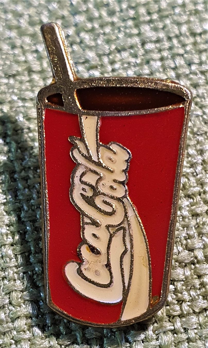 Contenitori & Simili: N259 - Pin Coca Cola Becher – Usato da Reinach BL venduto da Boston-Verkauf