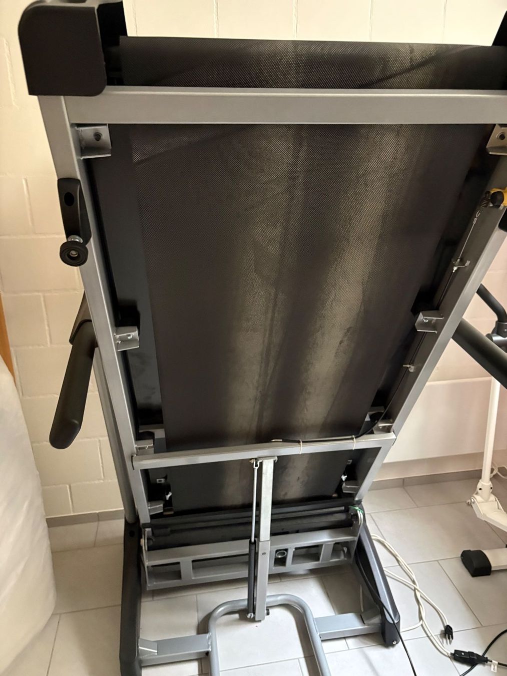Hometrainer: SPIRIT XT185 Laufband – Usato da Zuzwil SG venduto da Zibu-3 4