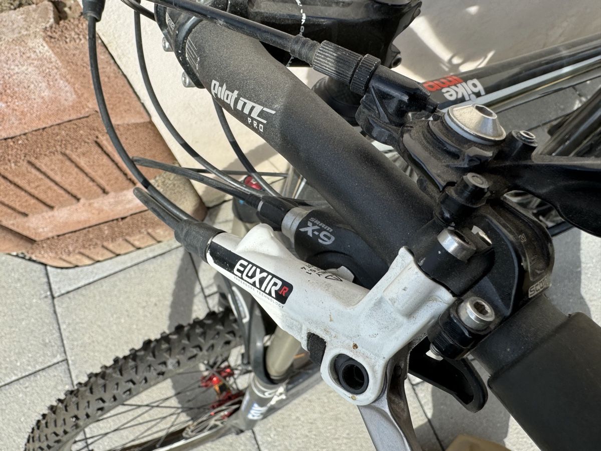 Scott Velos: Scott Genius MC 20 Full Suspension Mountainbike – Gebraucht aus Wangen an der Aare von Cubemaster 3