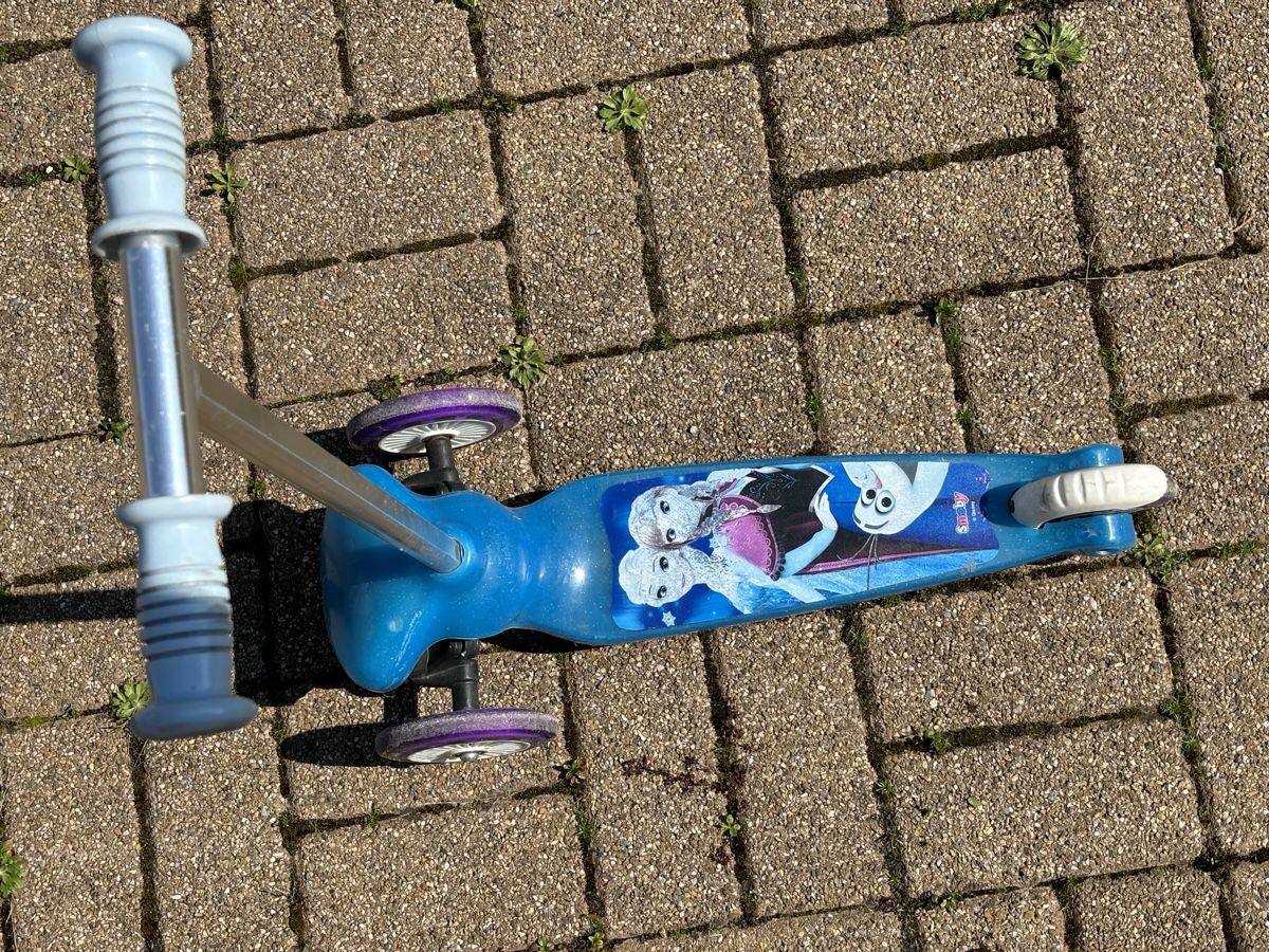 Veicoli per bambini: Kinderroller mit 3 Rädern – Usato da Füllinsdorf venduto da HESETIBS