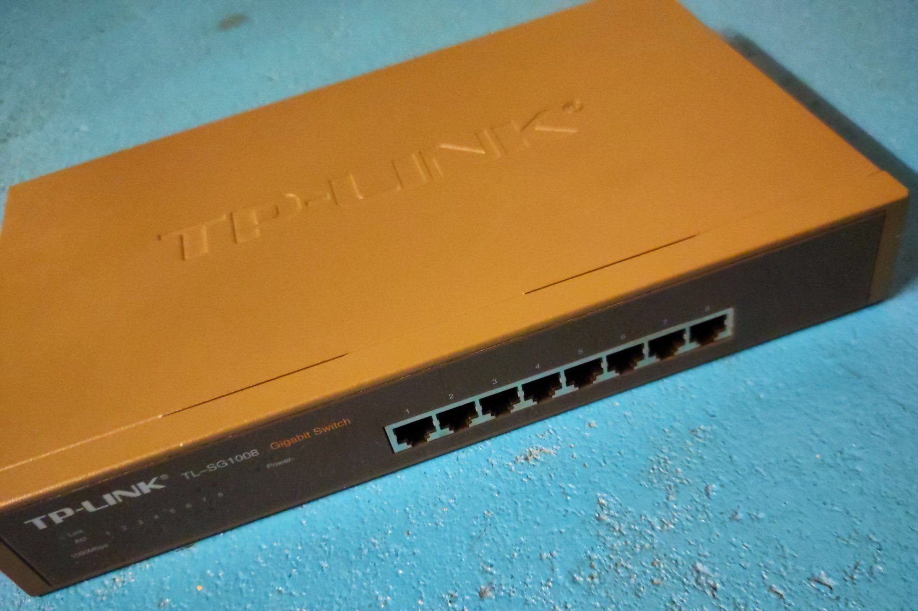 TP-Link Hub & Switch: TP-LINK TL-SG1008 Gigabit Switch – Usato da Aigle venduto da Gbs0 1