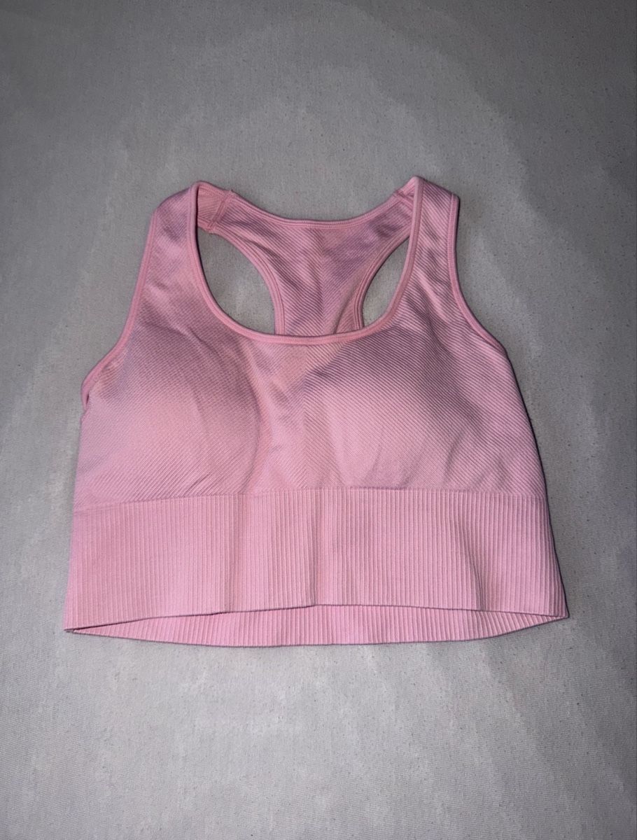 Top: Sporttop pink – Nuovo (secondo la descrizione) da Oftringen venduto da soraia.i