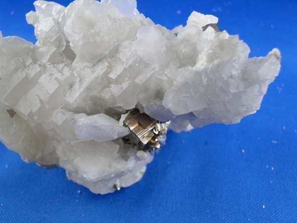 Mineralien & Heilsteine: Pyrit auf Calcit (UV-Pink) – Gebraucht aus Schinznach Bad von Demerald 2
