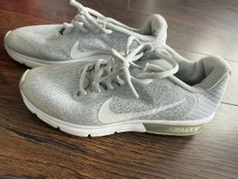 Nike Air Max Sequent 2 GS, Taille 37, comme neuves!