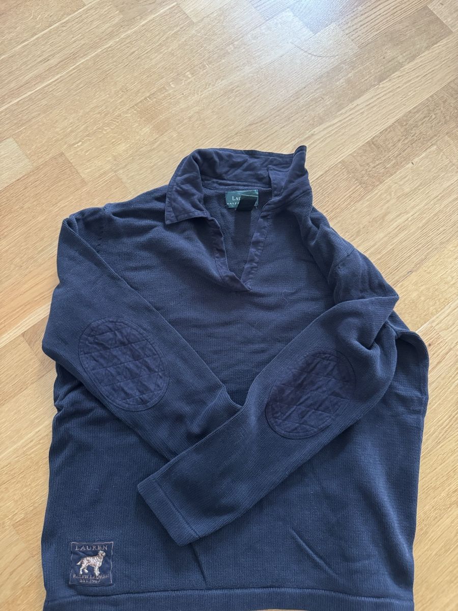 Ralph Lauren Maglioni & Felpe: Ralph Lauren Pullover Grösse L dunkelblau mit Hundmotiv – Usato da St. Gallen venduto da rechsteinerholding