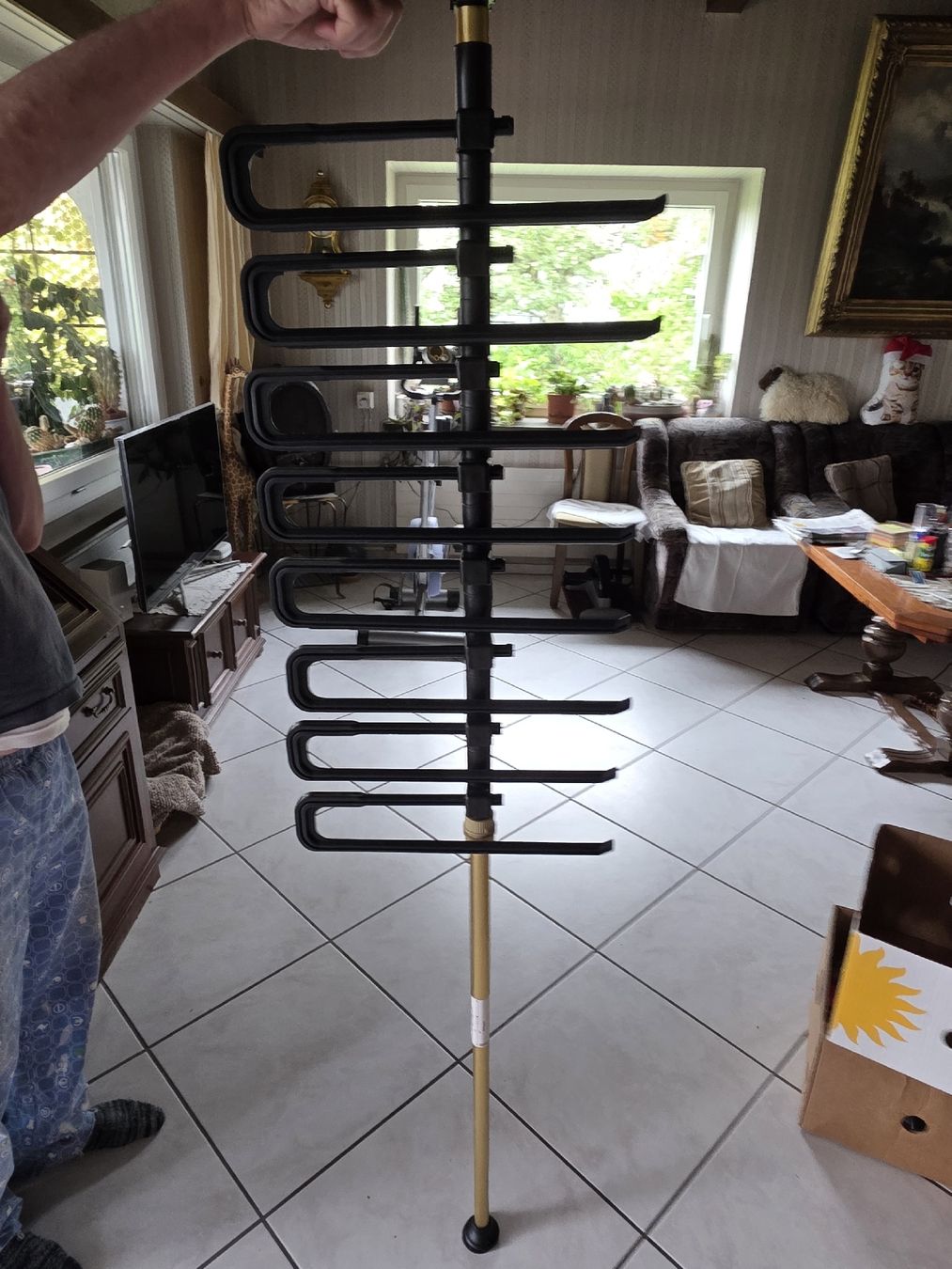 Sonstiges für Büro & Gewerbe: Adjustable garment hanger stand. – Gebraucht aus Hinwil von Ehretstock8 1