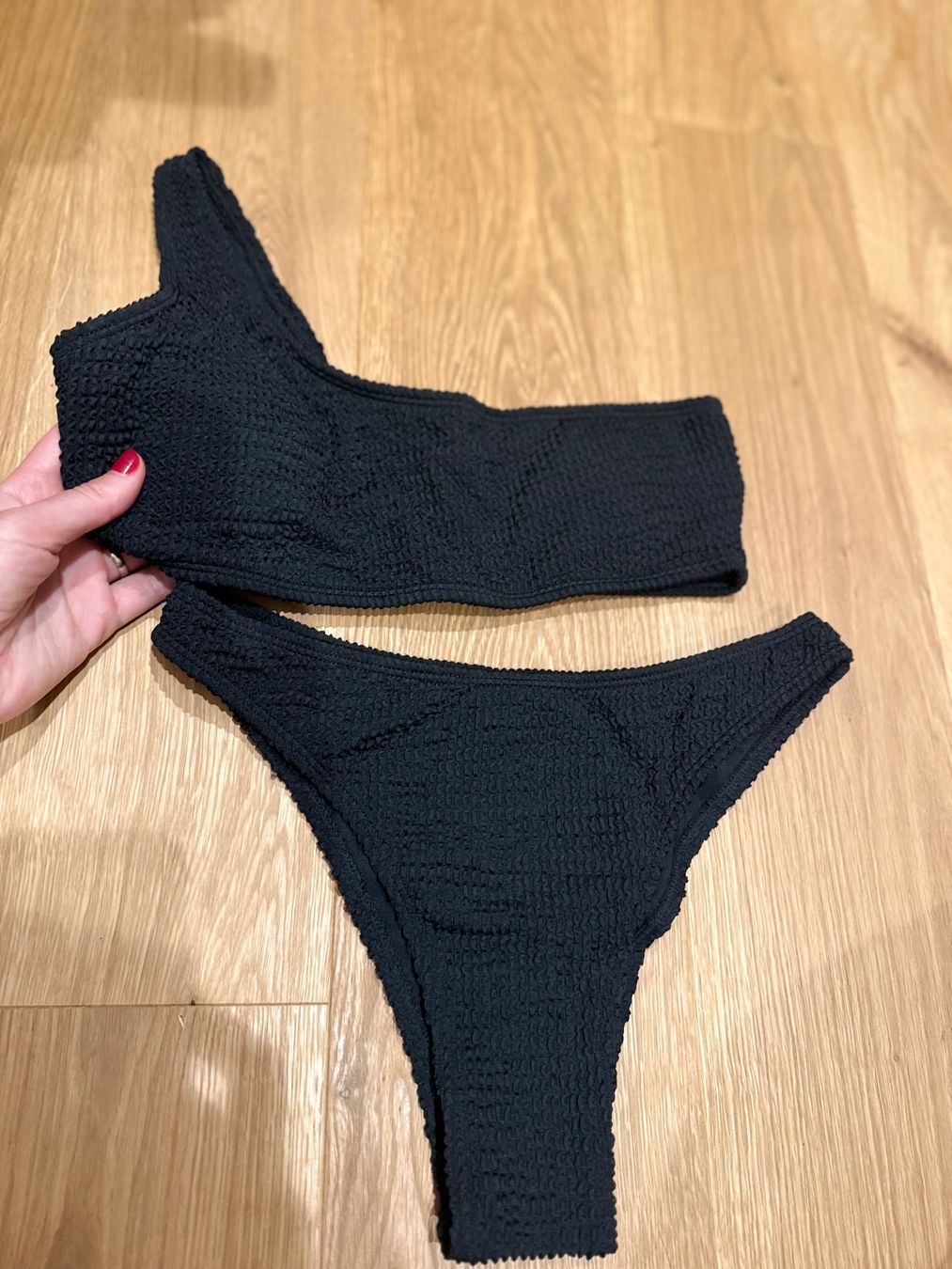Costumi da bagno & Bikini: Schwarzer Bikini mit Struktur, One Shoulder - Sommer! – Nuovo (secondo la descrizione) da Dotzigen venduto da White_Warrior 5