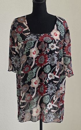  Tunika mit Blumenmuster Groesse L leichte Stoff