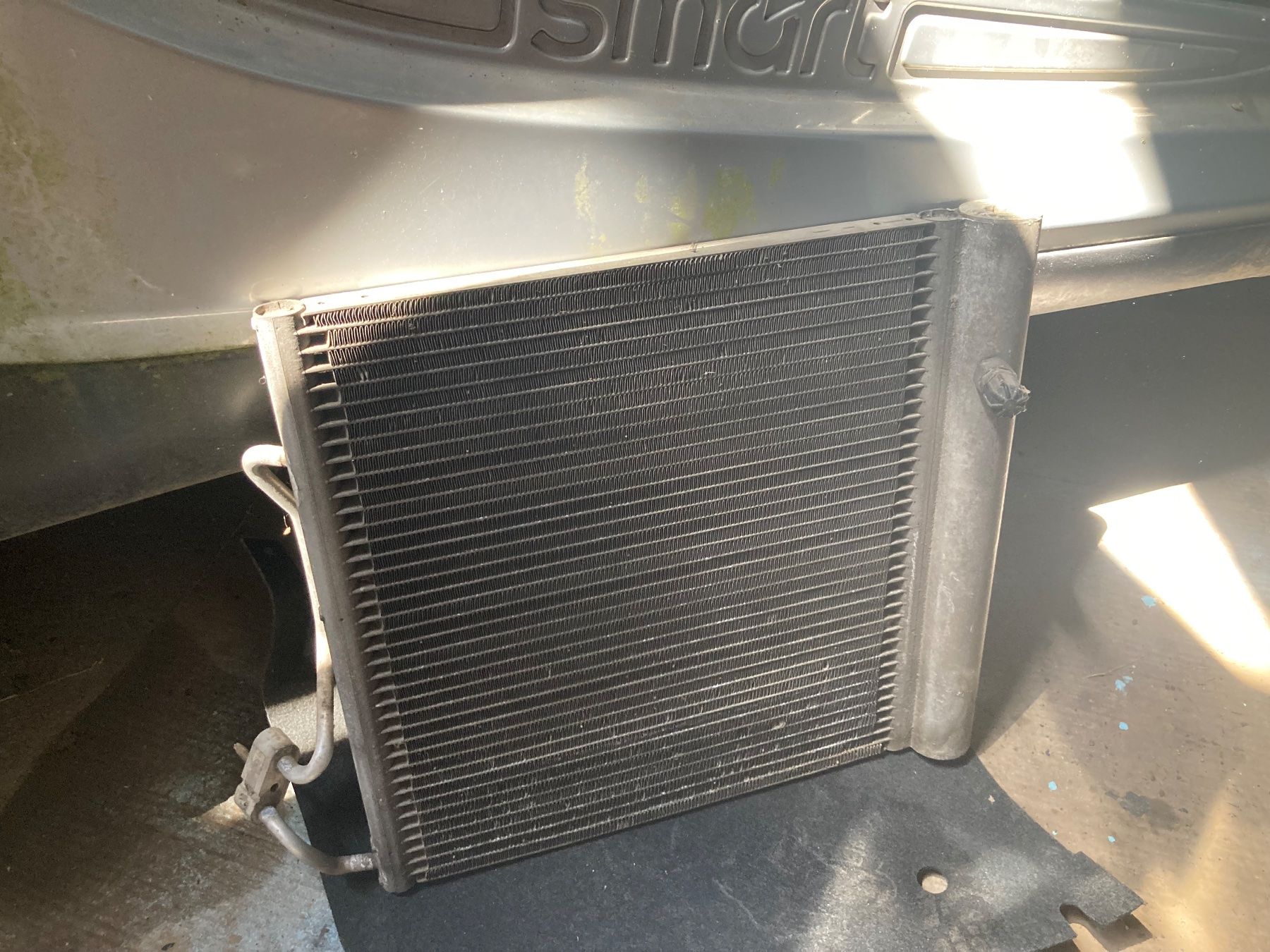 Smart Tutti pezzi di ricambio auto: Smart 450 Klimakondensator – Usato da Camorino venduto da Vasal 1