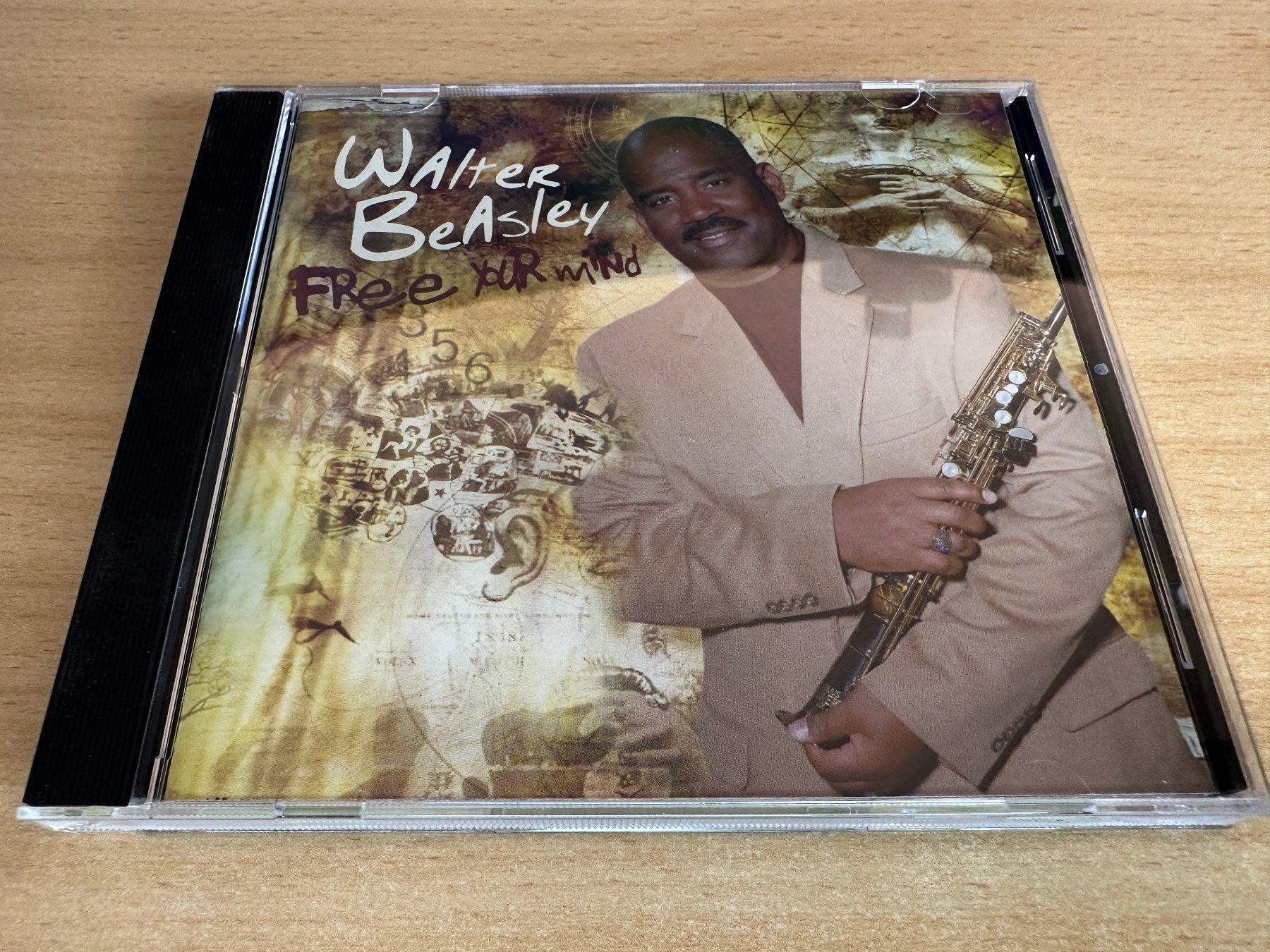 CD: Walter Beasley – Free Your Mind – Usato da Rikon im Tösstal venduto da Alpenmutz