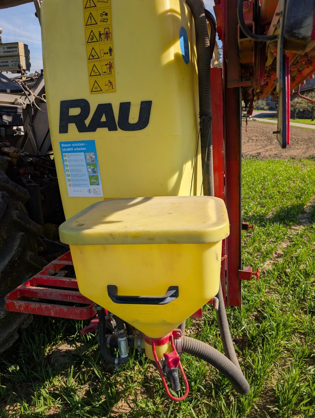 Tutte le macchine: Rau D2 Feldspritze 15m mit hydr. Balken – Usato da Henggart venduto da mar_jvc7 5
