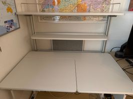 Schreibtisch Champion Left Up mit Aufsatz, grosser Schublade