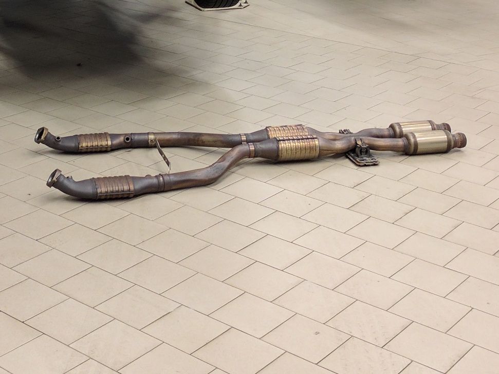 Alle Autoersatzteile: BMW M3 E92 M3 E90 oem X-Pipe – Gebraucht aus Zollikon von gaeng4665