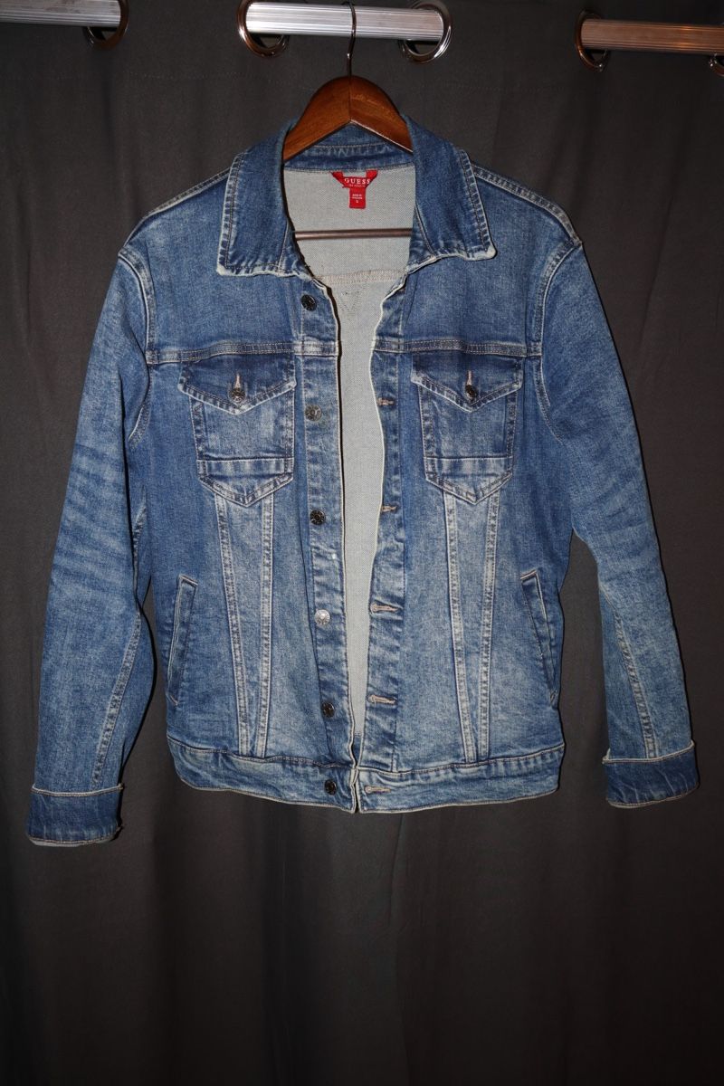 Guess Giacche: Veste en jean Guess - taille S – Usato da Delémont venduto da tynwa