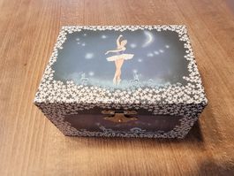Spieluhr Ballerina mit Spiegel, Kinder Schmuckkassette