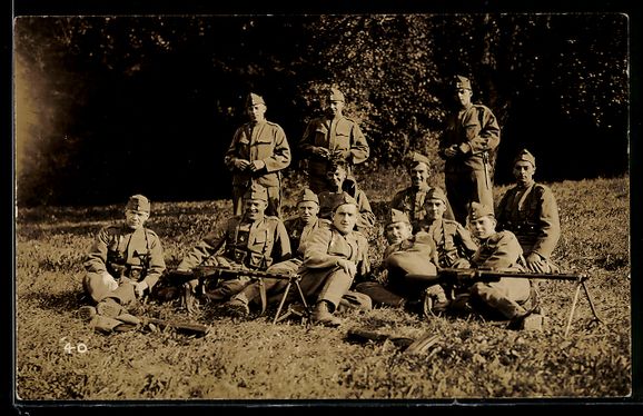 Foto, Lettere & Cartoline: Schweizer Soldaten in Uniform mit Maschi – Usato da Berlin venduto da bartko-reher